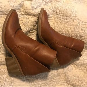 Apt 9 brown bootie